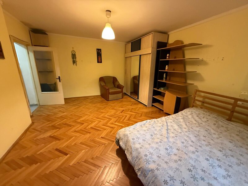 Decebal, Calarasi, Piata Muncii 5 minute metrou, bloc mixt